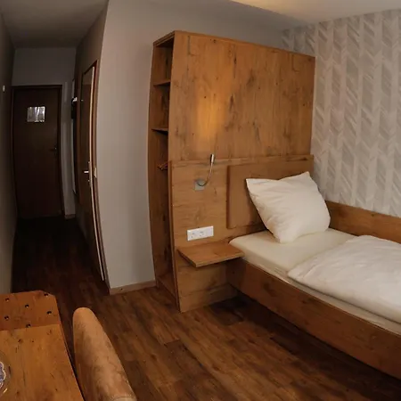 Otel Vossbur