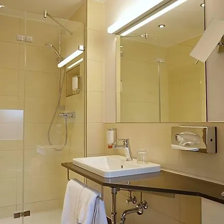 Vossbur Otel Toppenstedt