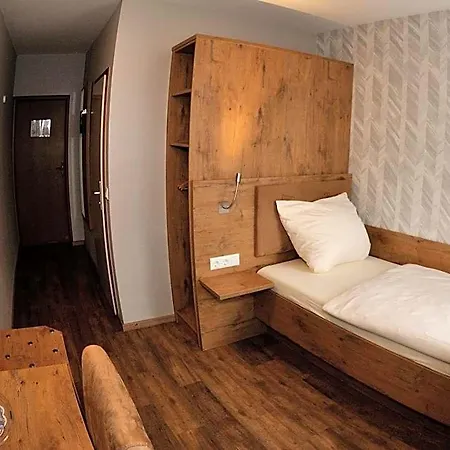 Otel Vossbur